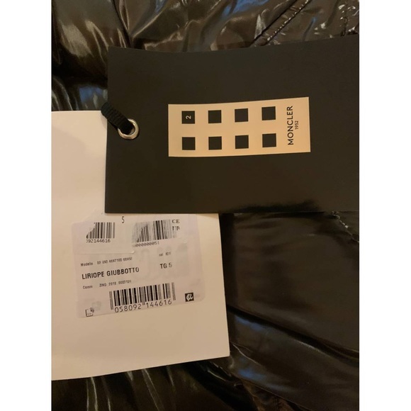 New Moncler liriope quilted glossed-shell down jacket in olive green color - Picture 12 of 14